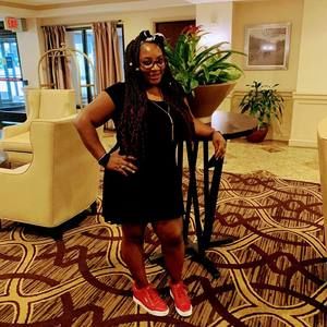 Meet your Posher, Yanique